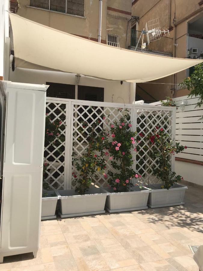 Virgilio'S Garden Bed & Breakfast Кастеламаре ди Стабия Екстериор снимка
