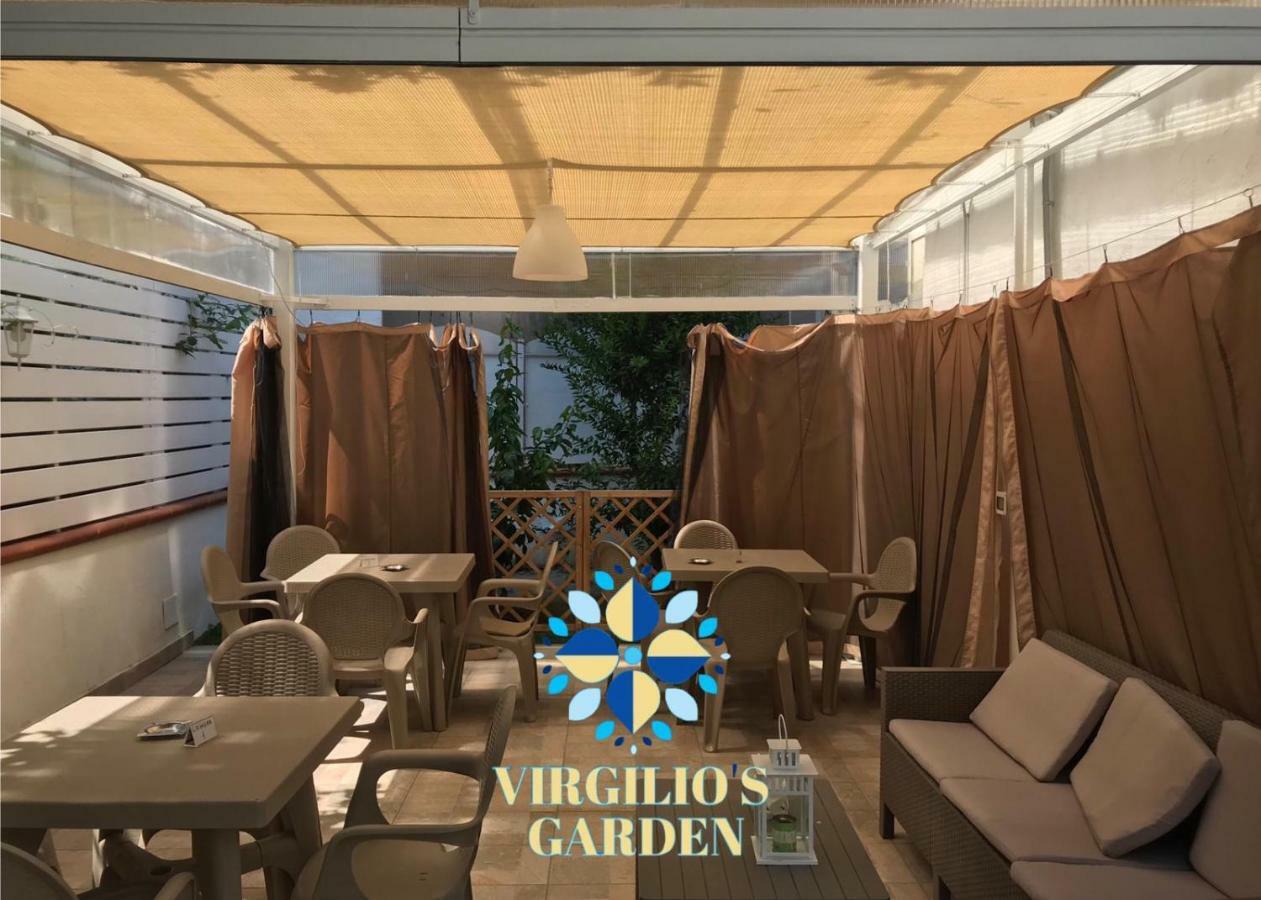 Virgilio'S Garden Bed & Breakfast Кастеламаре ди Стабия Екстериор снимка